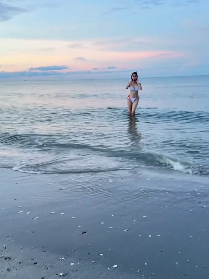 แจมมี่ ปาณิชดา อวดลุคแซ่บ นุ่งบิกินี่