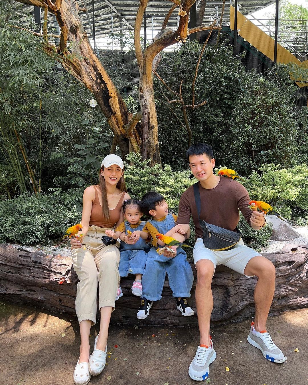  เนย โชติกา