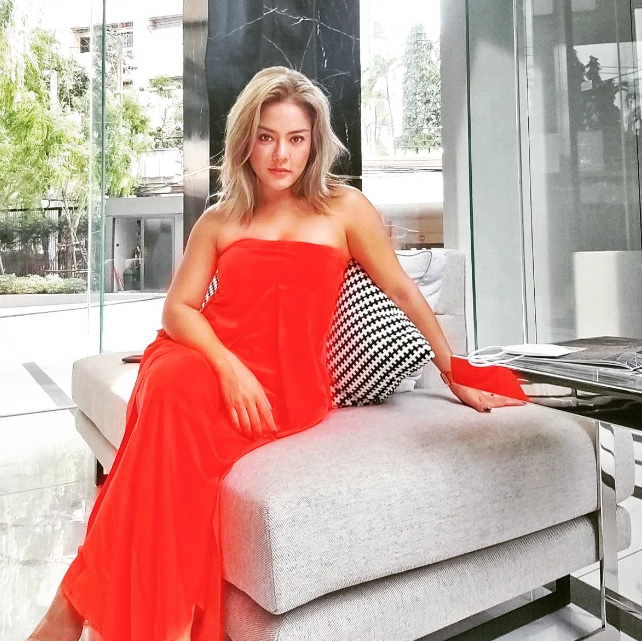 บีม จารุวรรณ ประวัตินักร้องสาวเสียงเท่มีเสน่ห์ ที่หลายคนหลงใหล