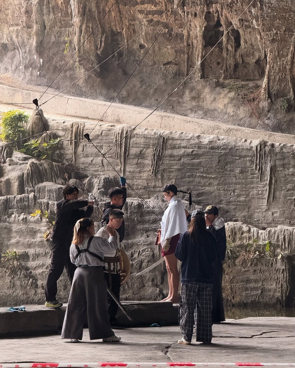 ไมค์ ภัทรเดช สร้างชื่อในจีน โชว์มวยไทยบินได้ ต่อสู้ด้วยดาบไฟ