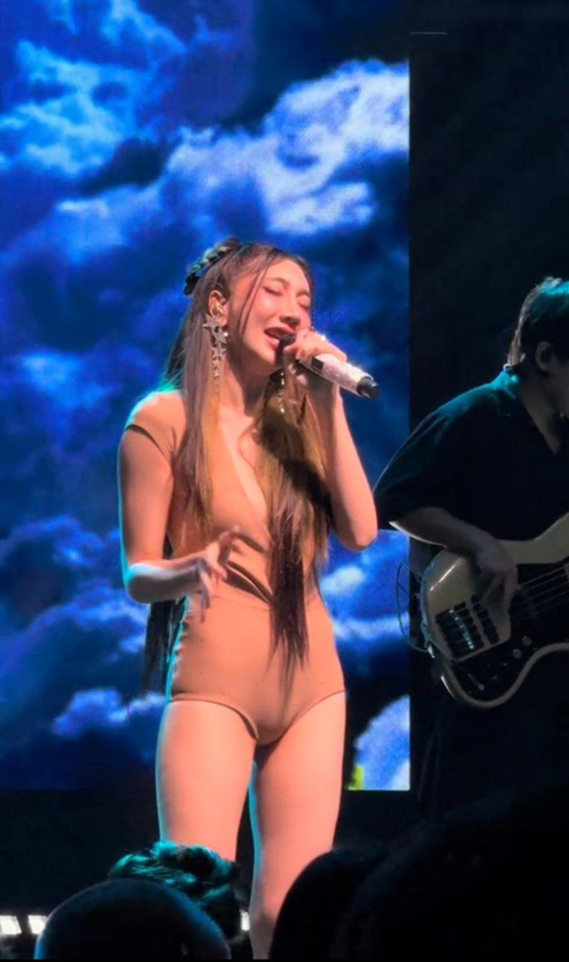 เบนซ์ พริกไทย เจอดราม่า คนติงชุดขึ้นเวที 