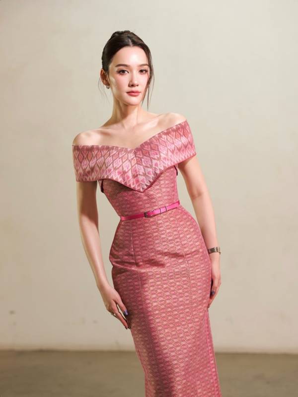 อั้ม อธิชาติ เดียร์น่า