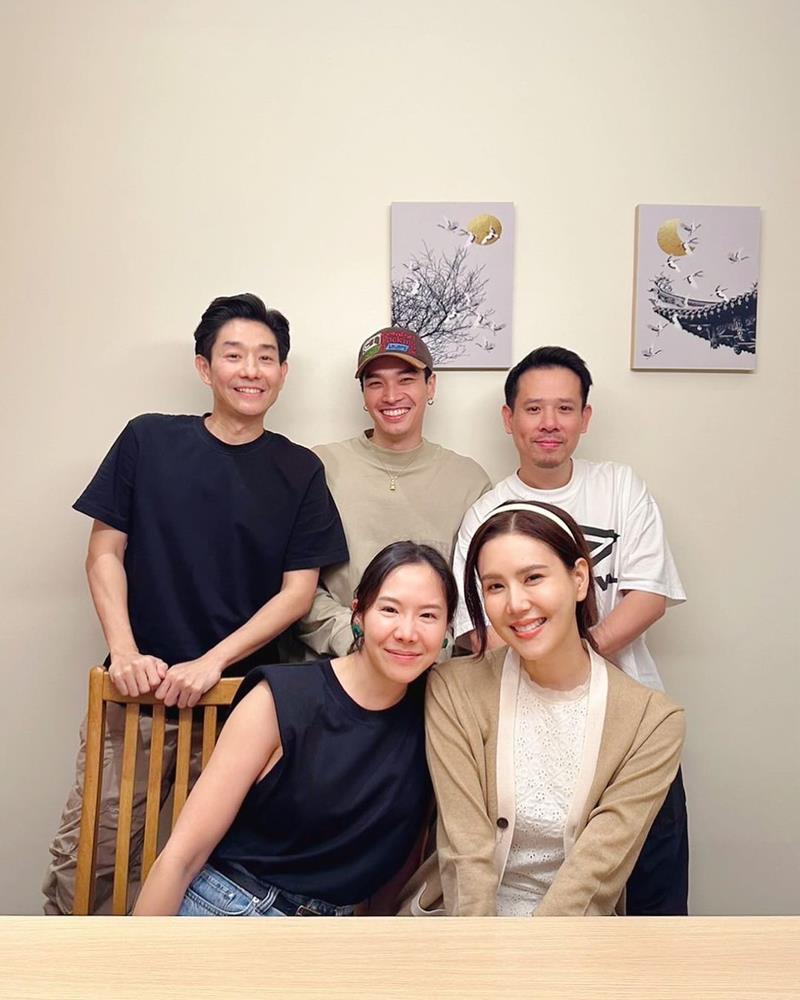 ปราง โอบ เช็กอินร้าน บอย เจี๊ยบ