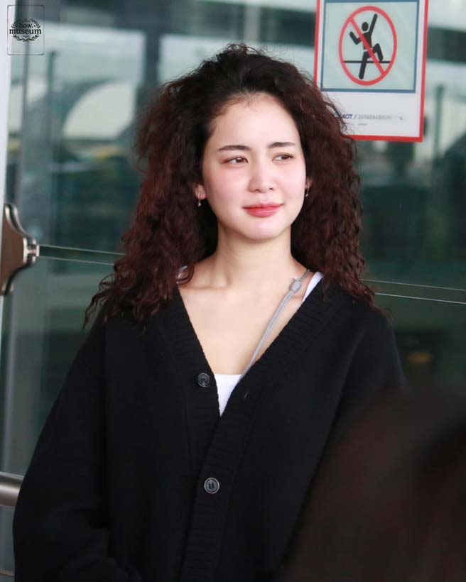 โบว์ เมลดา ลุคใหม่ ผมหยิกลอนสวยน่ารักสดใส ก่อนบินไปเรียนต่อที่อังกฤษ