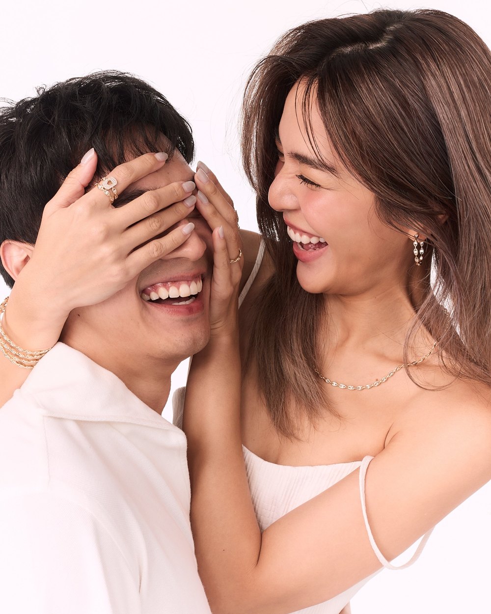 โอบ โอบนิธิ ควง ปราง กัญญ์ณรัณ ฉลองวันเกิดคุณแม่กับครอบครัว 