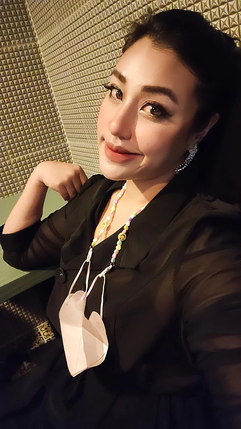 ลูกแก้ว ญาดา