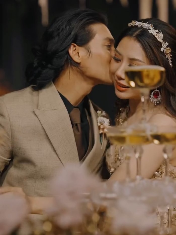  ไป่ ทาคน  ลินเมียะผิ่ว แต่งงาน