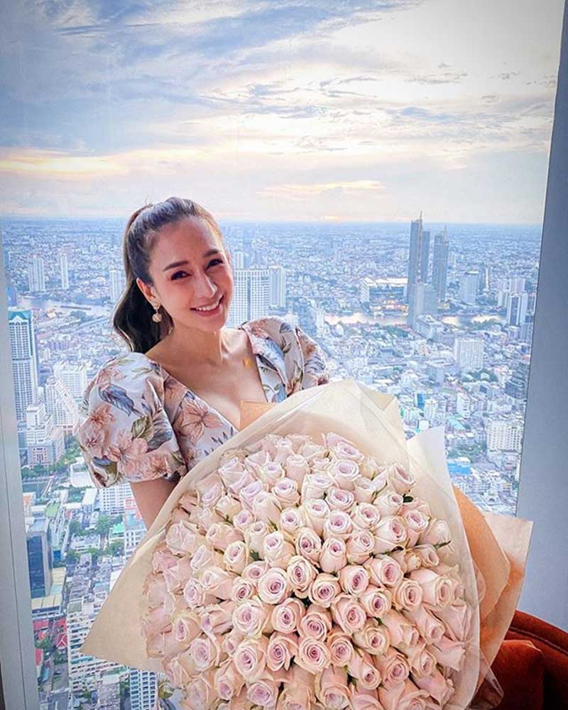 เนย โชติกา