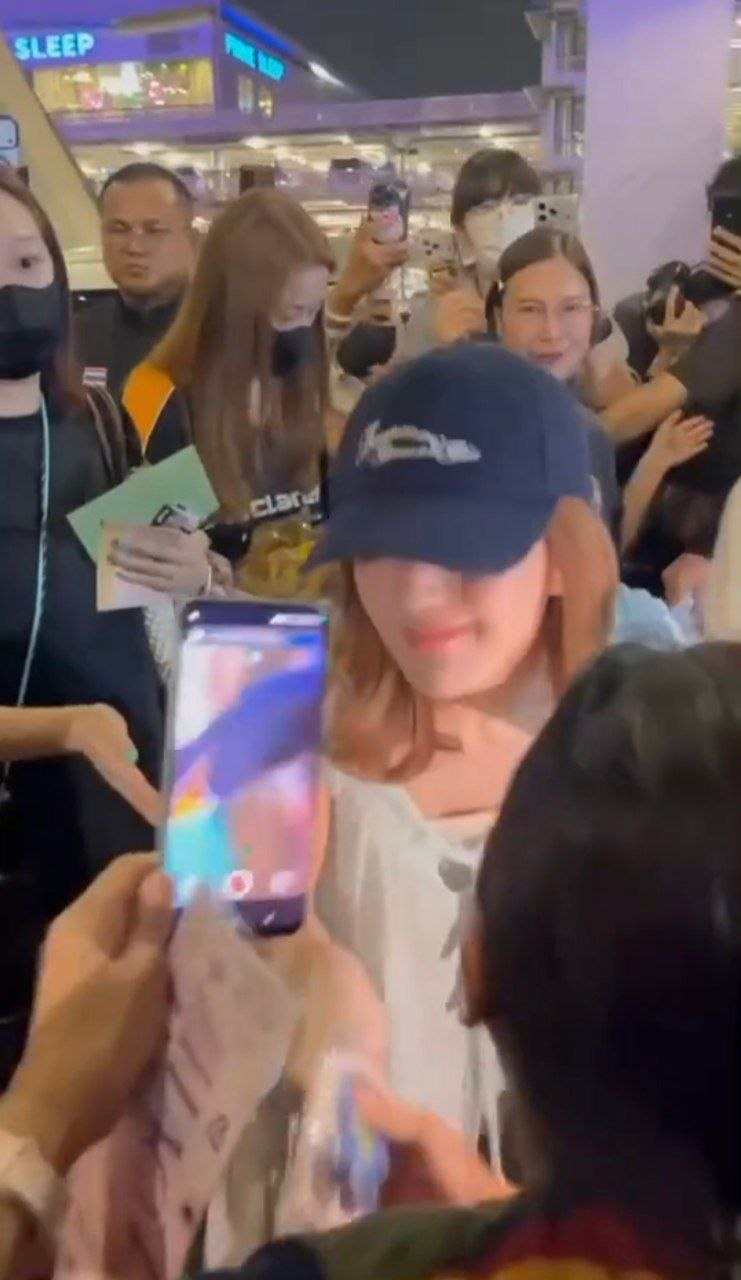 จ้าวลู่ซือ มาไทย