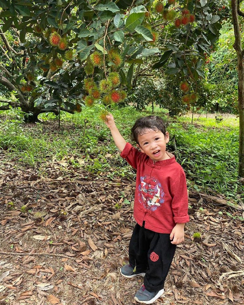 น้องโพธิ์ ลูกชาย ชาคริต