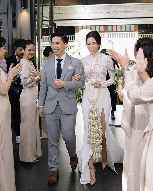 แพท วง Klear ชุดแต่งงาน