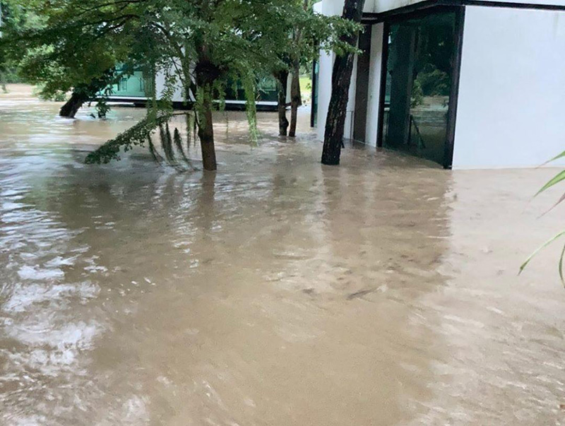 Villa Moreeda Resort 