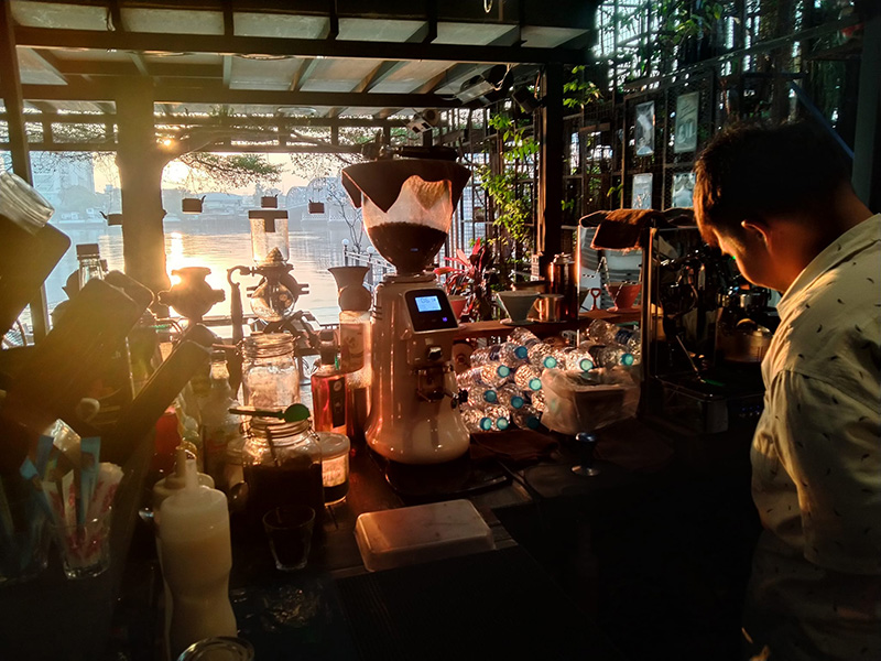 ร้านคาเฟ่ริมน้ำ กรุงเทพ