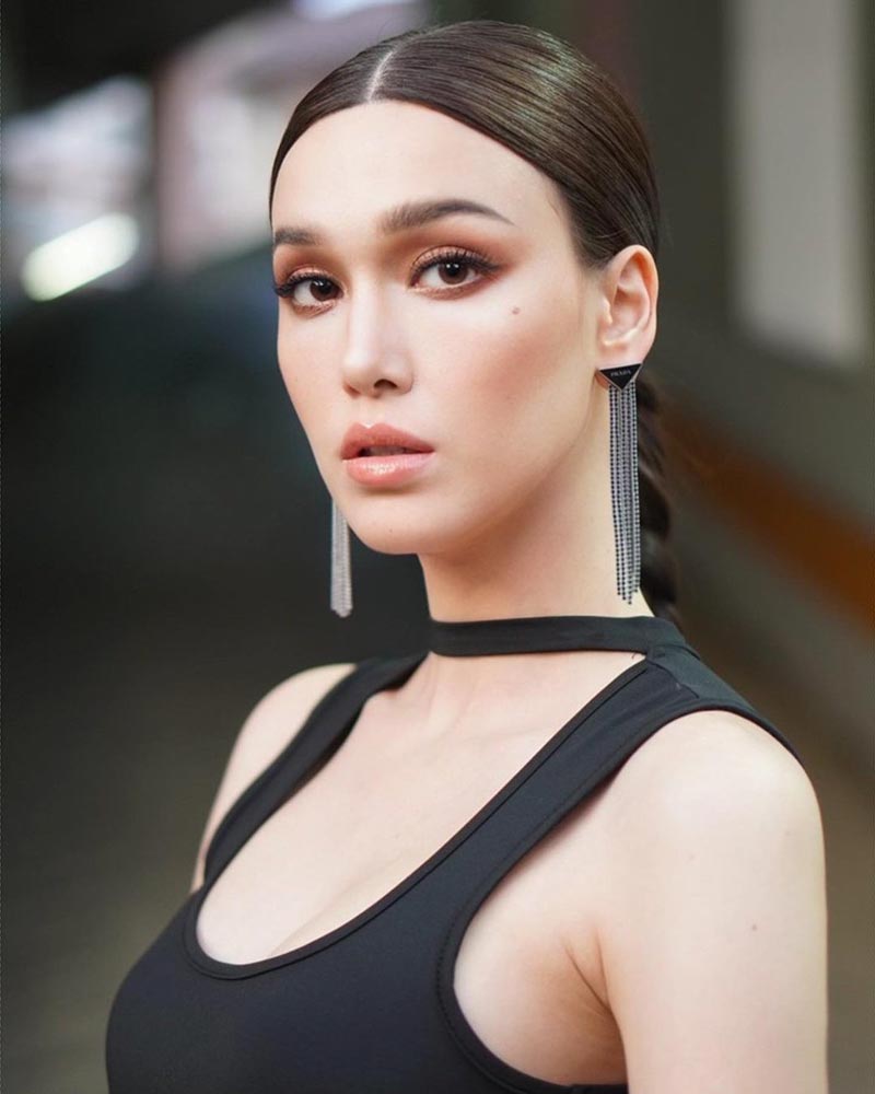 แจ็คกี้ ชาเคอลีน