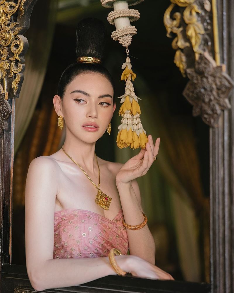 ใหม่ ดาวิกา