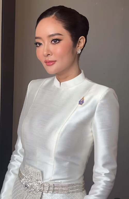 แก้มบุ๋ม ปรียาดา ชุดแต่งงาน