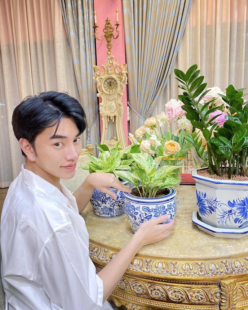 น้องฉัตร ช่างแต่งหน้า