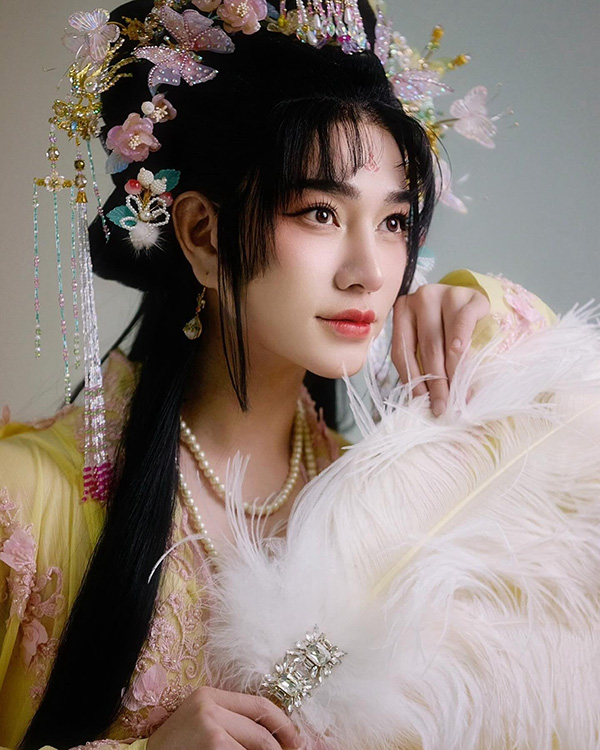 น้องฉัตร นำแสดง หอแต๋วแตก แหกหลีหู