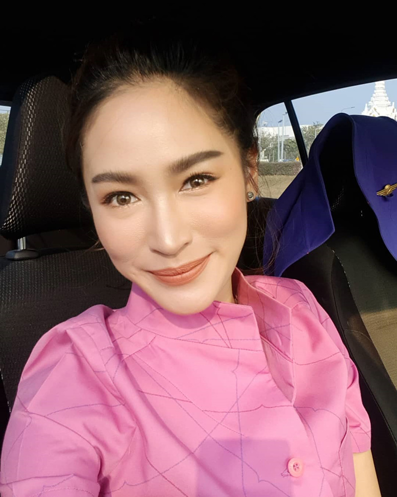 พลอย พลอยพร