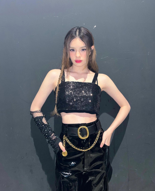 แฟชั่นชุดร้องเพลง