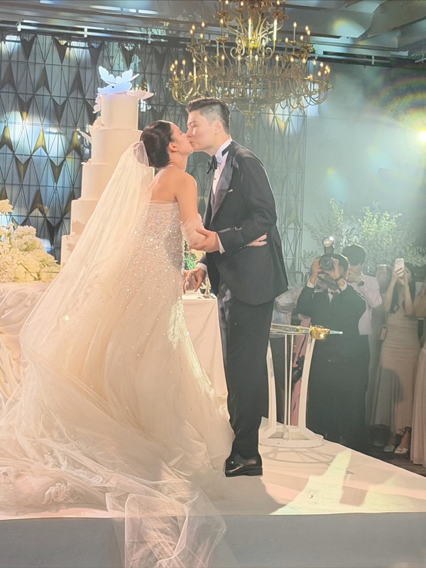 อัง สุพัตรา น้องสาวออม สุชาร์ แต่งงาน