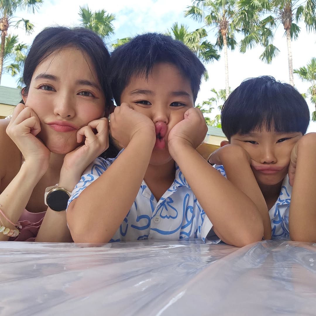 บัว สโรชา - น้องวายุและน้องวาตะ