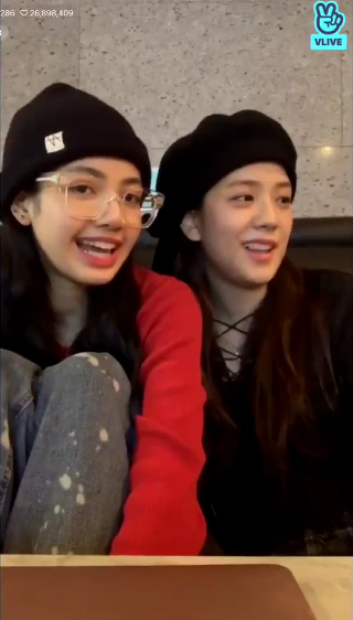 ลิซ่า จีซู BLACKPINK