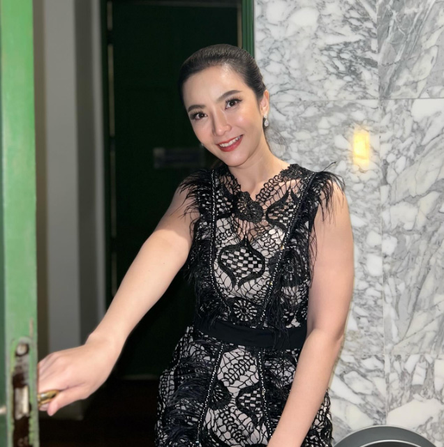 อาย วราไพรินทร์ ประวัติดารา