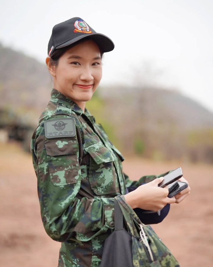  ผู้กองอะตอม ร้อยเอกหญิง ปวิชญา วลีสุขสันต์ 