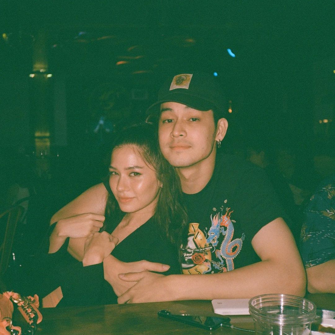  เก้า จิรายุ, วี วิโอเลต