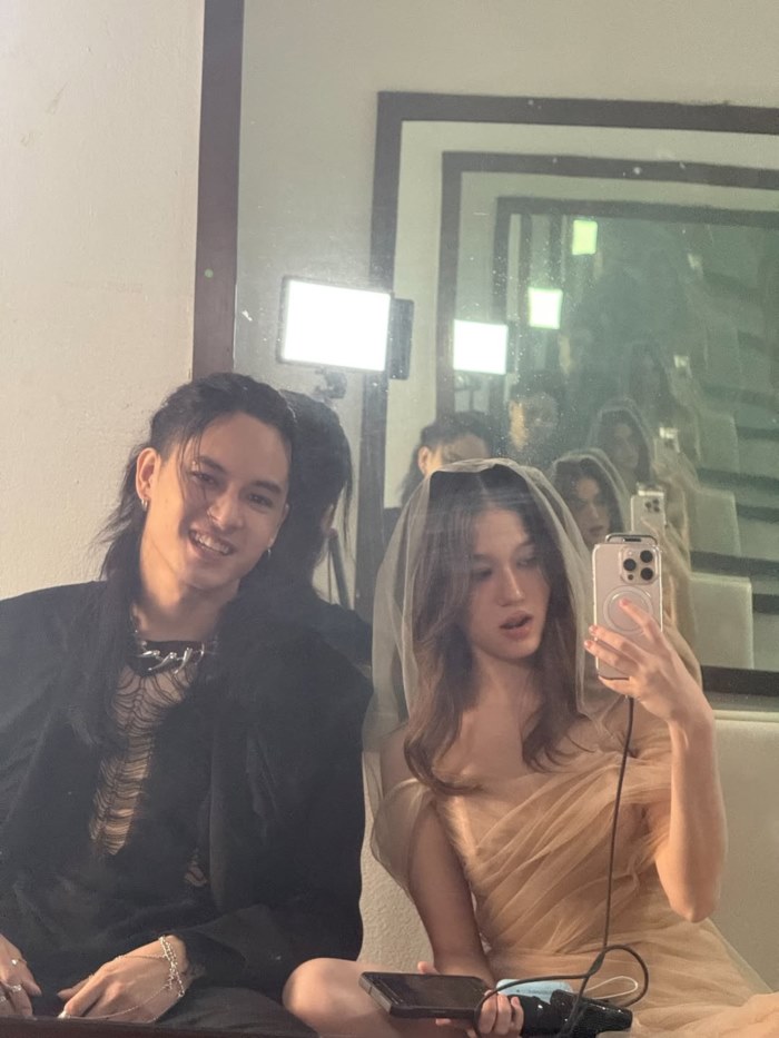 วี วิโอเลต, เก้า จิรายุ