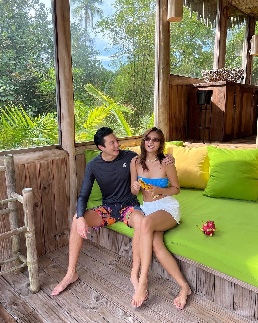 เมทัล สุขขาว