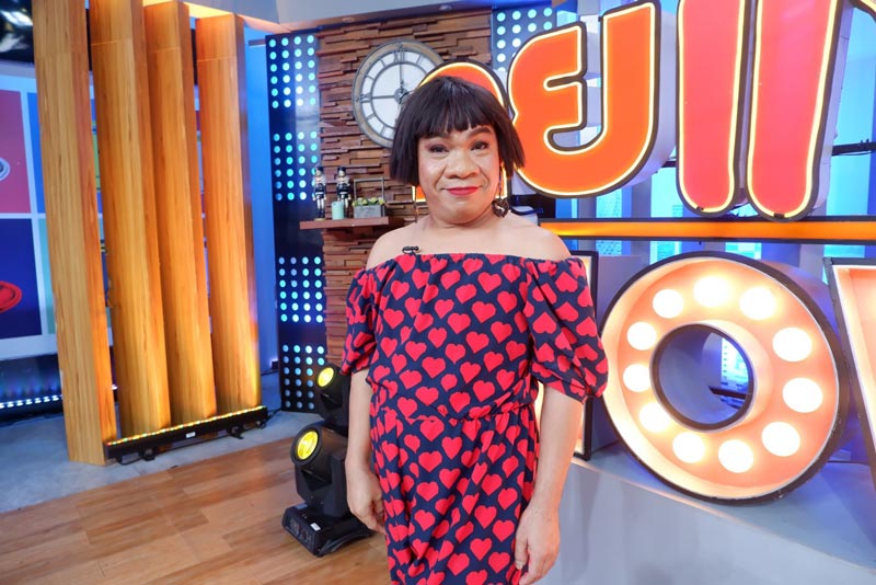 อรชร เชิญยิ้ม