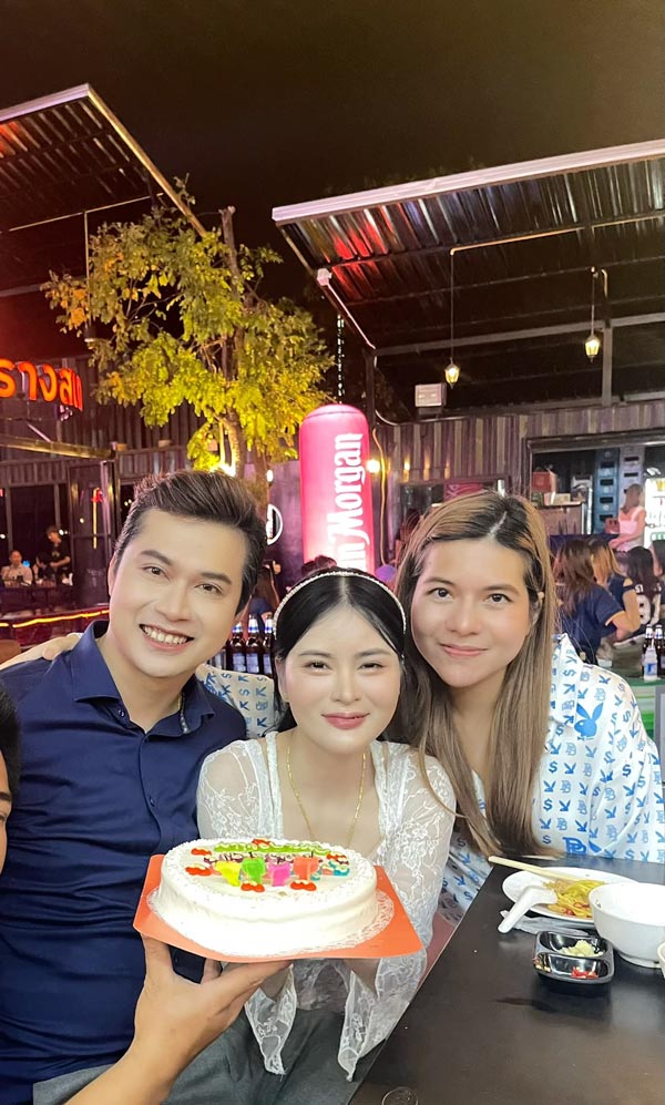 เอ๋ มิรา ทนายเก่ง