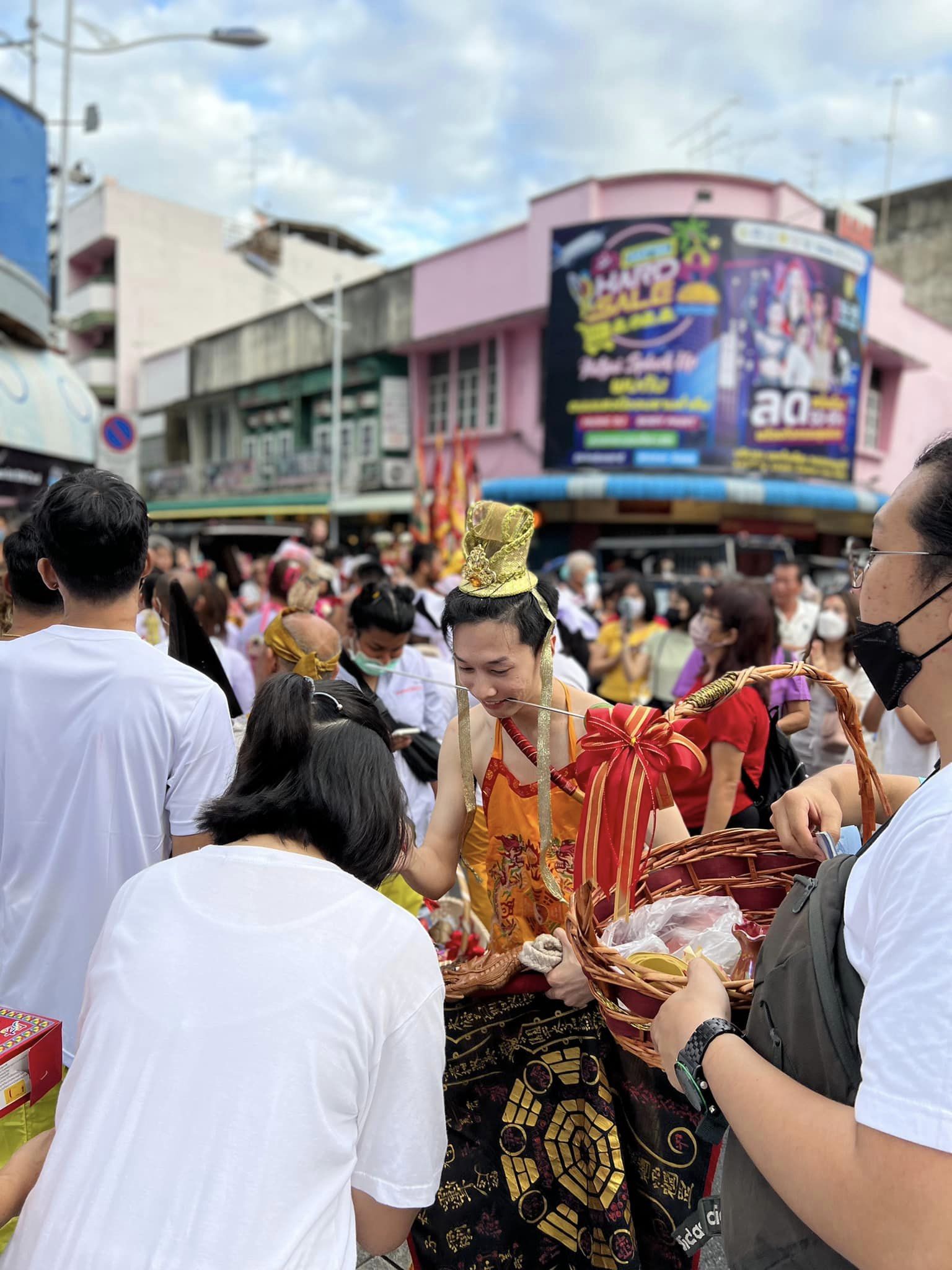 หนุ่มม้าทรงกินเจ