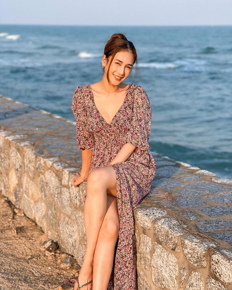 เนย โชติกา