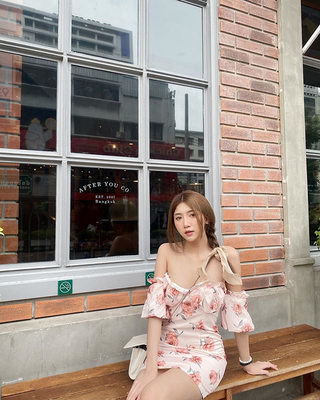 ชมพู่ ศศิ