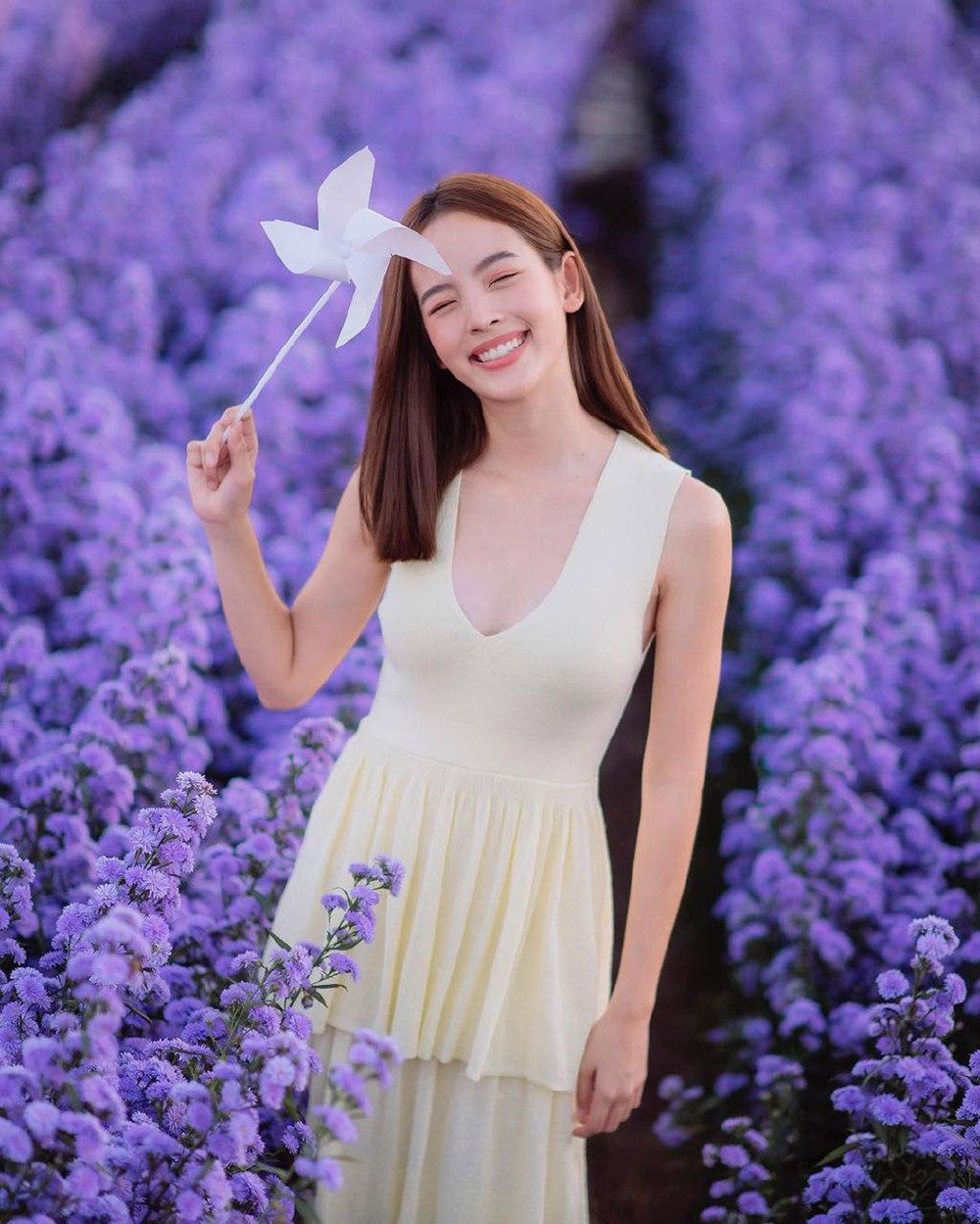 ไอเดียถ่ายรูปกับทุ่งดอกไม้