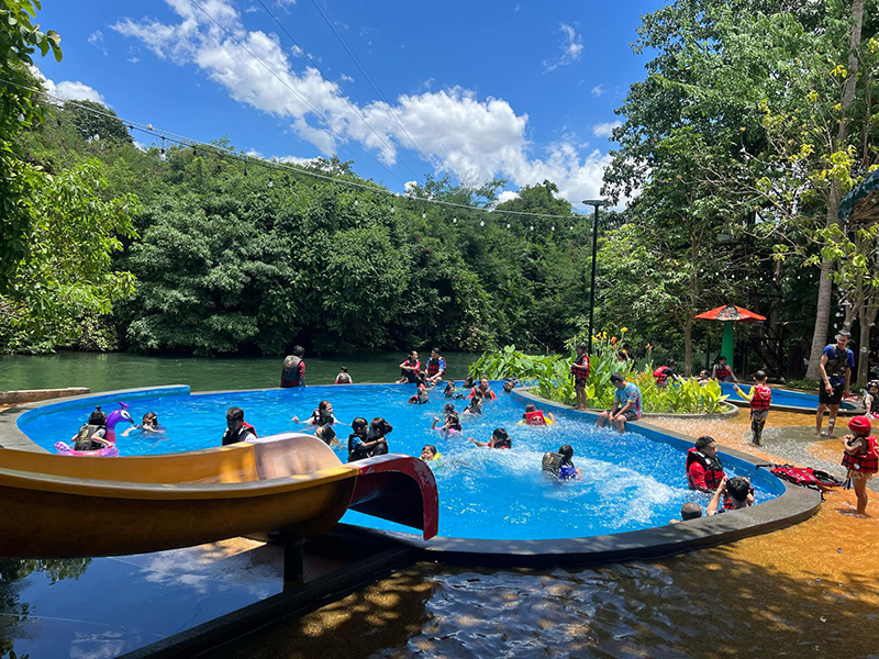 ที่พักแก่งกระจาน มีเครื่องเล่น เรือนวารี รีสอร์ท แก่งกระจาน