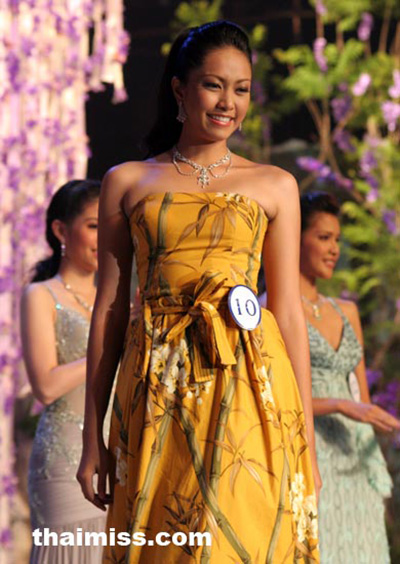 จูน จิราภรณ์ 