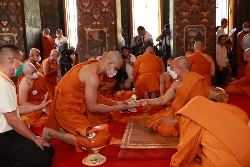 หนุ่ม กะลา