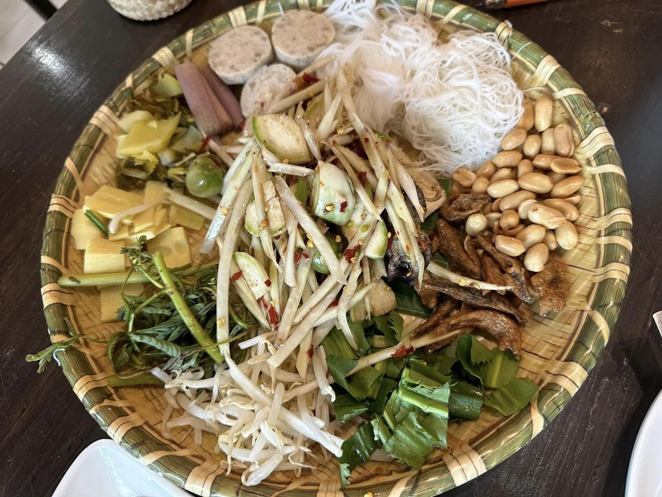 ร้านอาหารเกษตรนวมินทร์ ตำลอกอเกษตรนวมินทร์ โดยวาว