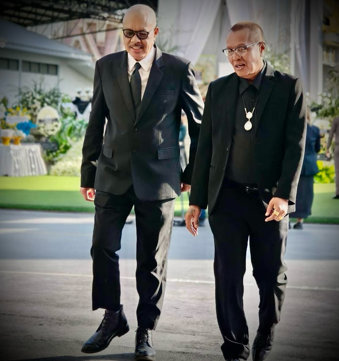 โน้ต เชิญยิ้ม 