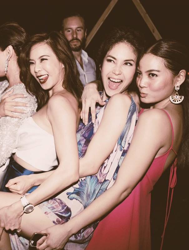 พอลล่า เทเลอร์ โพสต์รูป แก๊งนางฟ้า ปี 2016