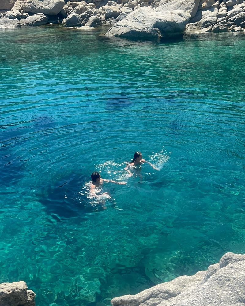 ญาญ่า นุ่งบิกินี่ตัวจิ๋ว เที่ยวทะเลกรีซสไตล์คนฮอต