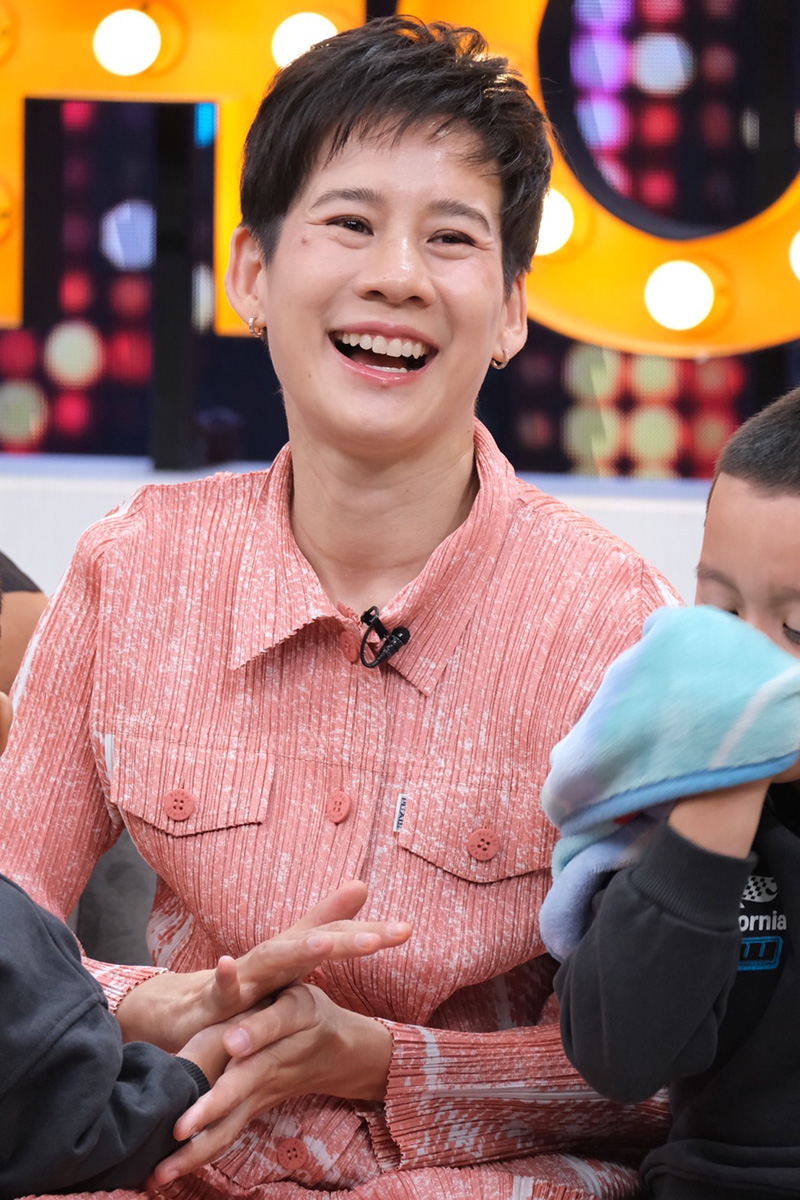 เวฟ บุ้ง ใบหยก เมินคนมองเว่อร์เรื่องเลี้ยงลูก