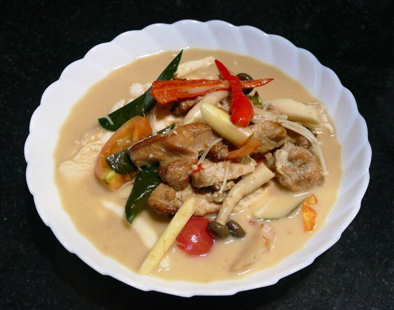 ต้มข่าไก่อบ