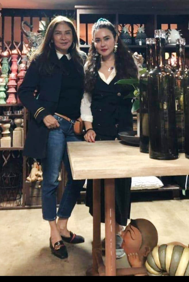 น้ำหวาน ซาซ่า แม่คือใคร