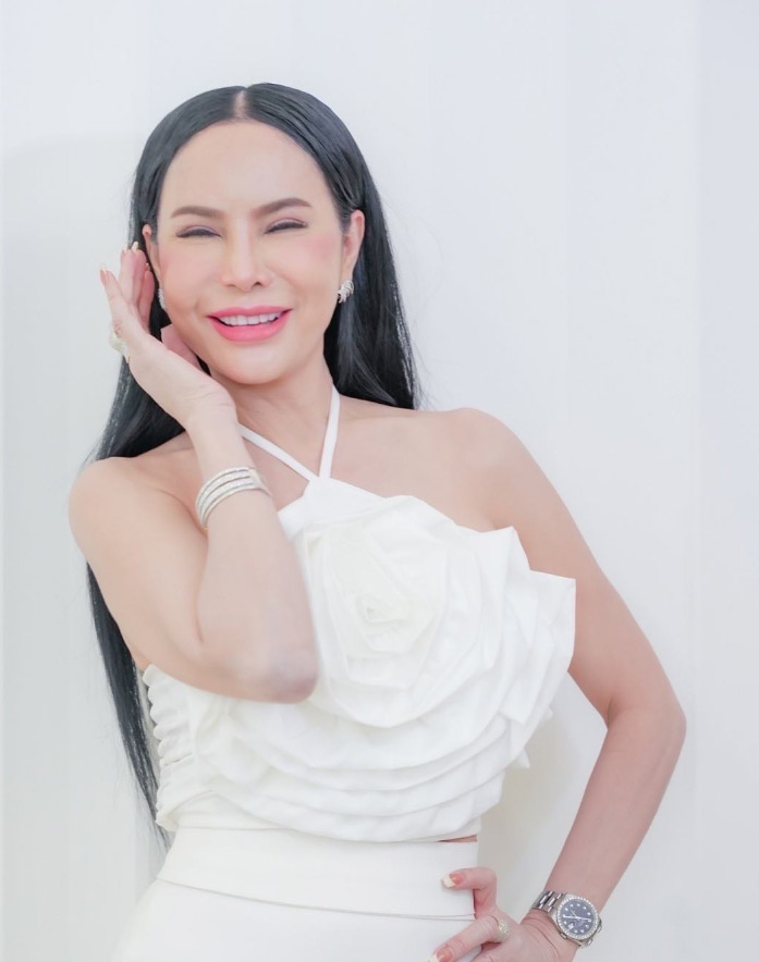 แม่ลี แม่แก้มบุ๋ม