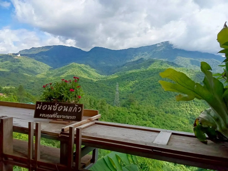 ม่อนซ่อนแก้วคาเฟ่ คาเฟ่วิวภูเขา